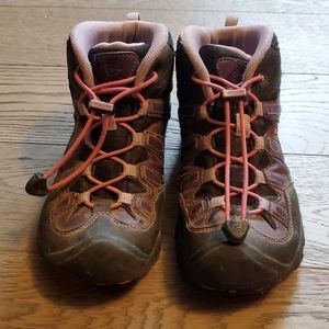 Keen Girls' waterproof hiking boots size 3